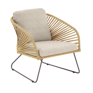 Detaljbild av Novella loungefåtölj med stålram och mjuka polyesterdynor